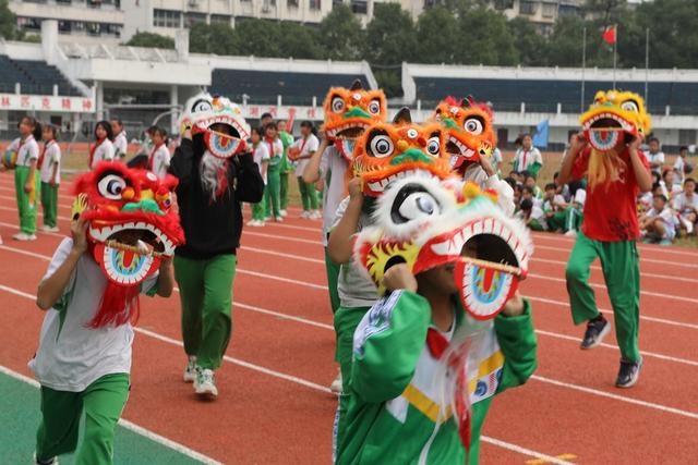 学生 土家族 湘西 苗族 小学 吉首 舞狮 文化 传统 表演 弘扬 心灵 传承 中华 浸润