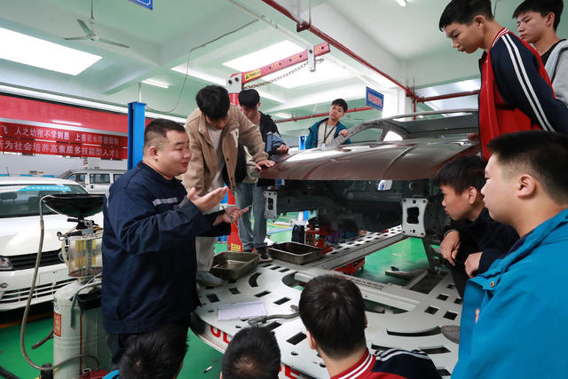 职业 学校 实训 培养 学好 技能 尽展 其才