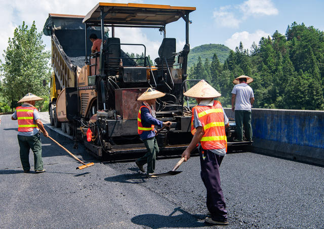 交通  公路  建设  养护  铺路  怀化