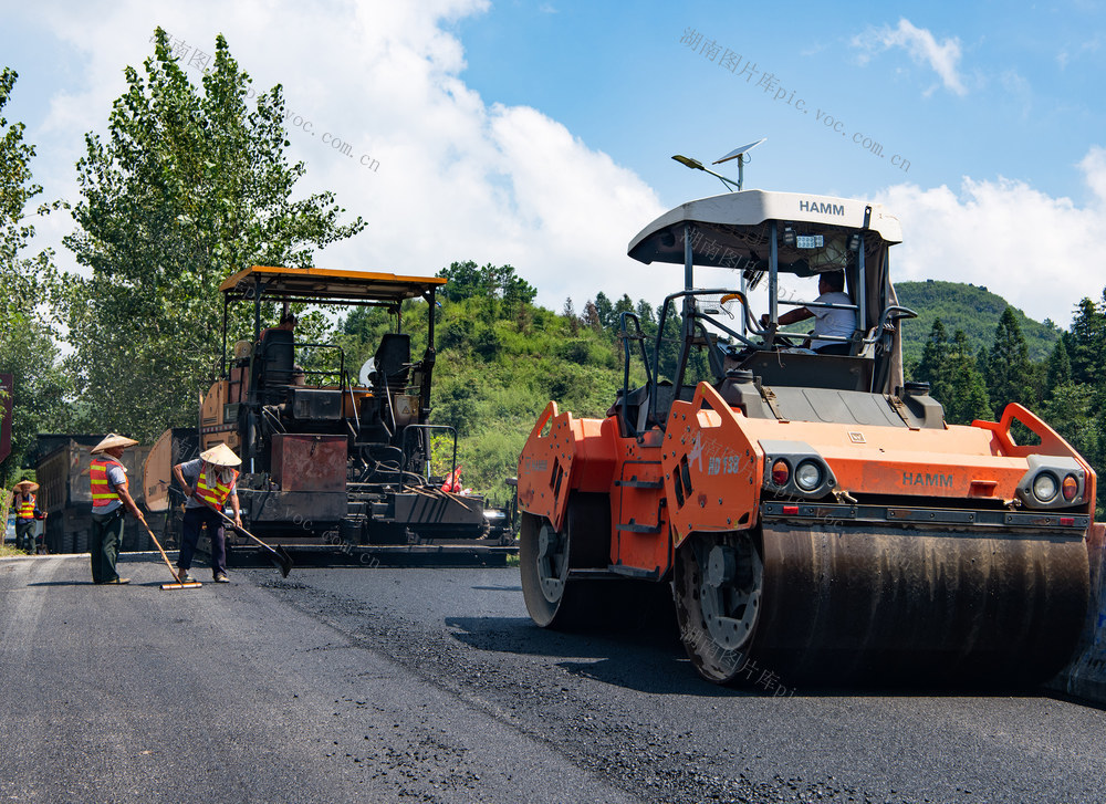 交通  公路  建设  养护  铺路  怀化