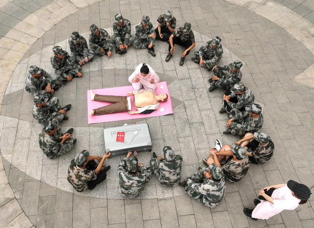 心肺复苏 急救 军训 大学生