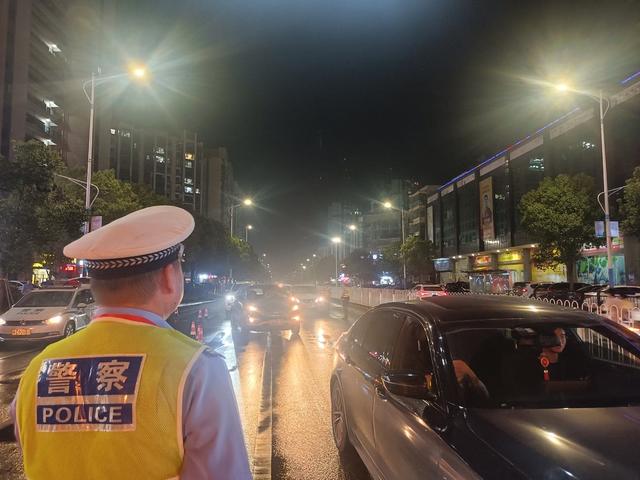 交警，平安