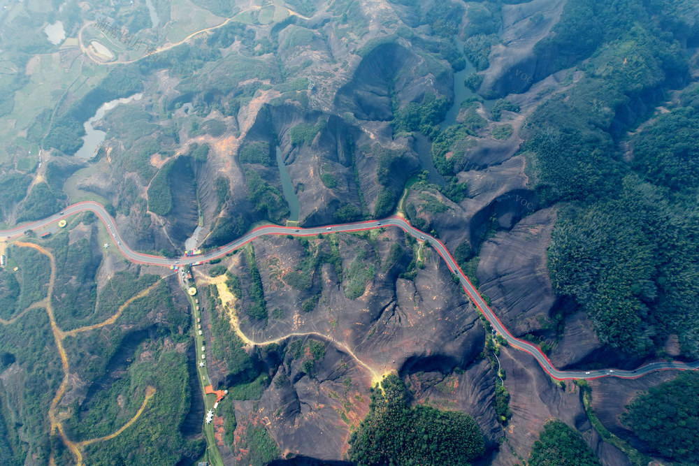 湖南郴州 巍峨壮观 蚂蝗丘大峡谷 鹅婆寨 游客