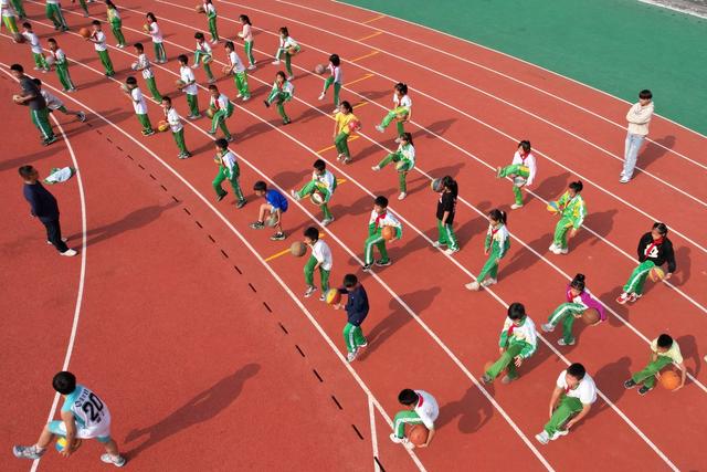 湘西 土家族 苗族 学生 篮球 跑步 锻炼 同学们 训练 大课间 体育 体魄