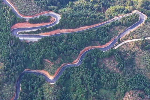 乡村公路、交通、农村路网、基础设施、四好路