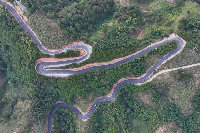 乡村公路、交通、农村路网、基础设施、四好路