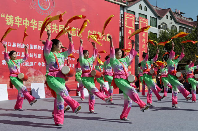 广场舞 文化 民族团结 赛事 表演 跳舞  中华民族共同体意识