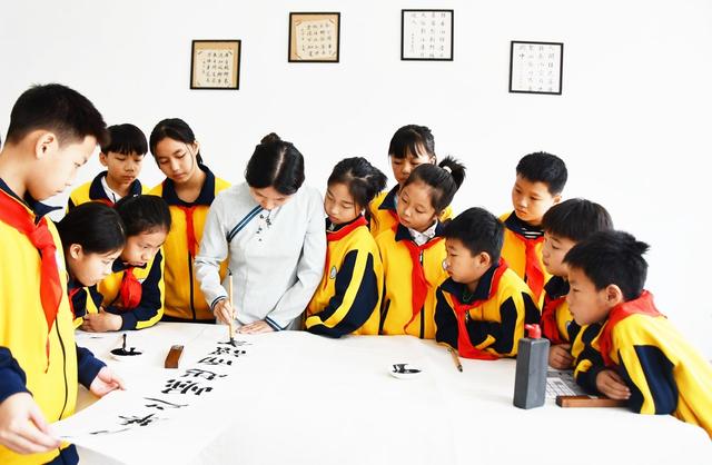   多彩课程  全面发展