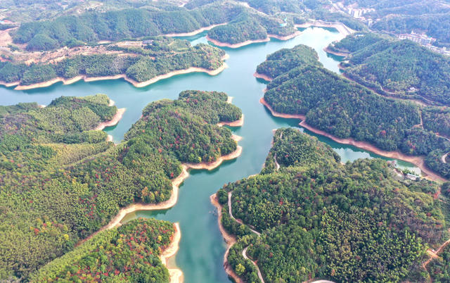 红旗  水库 生态 秋色  风景 自然
风光  旅游  画卷