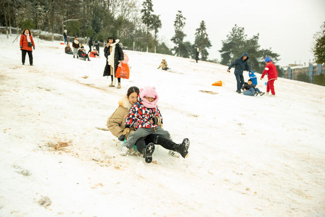 下雪 游玩