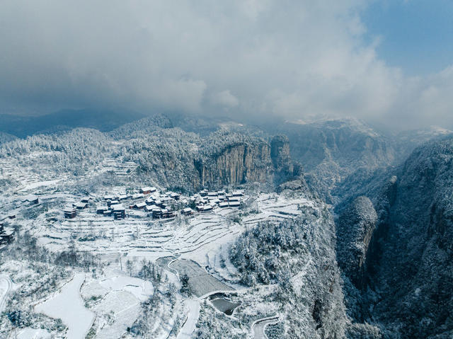 苗寨 峡谷 雪后