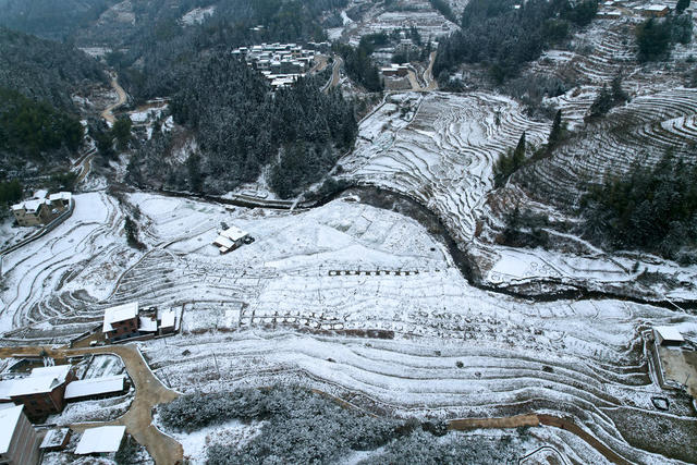湖南桂东 雪 梯田 画 禾坪村