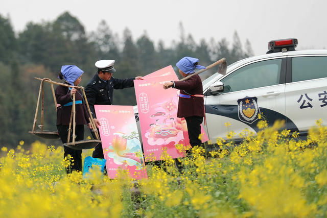 春运 宣传 交警 交通 农村 筑牢 安全阀