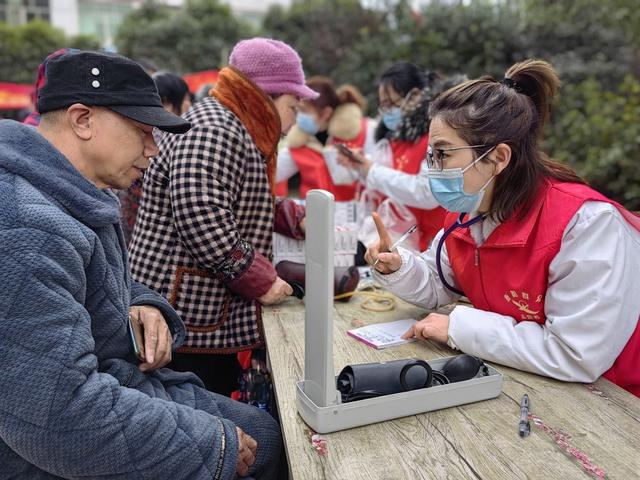 卫生下乡  健康惠民
