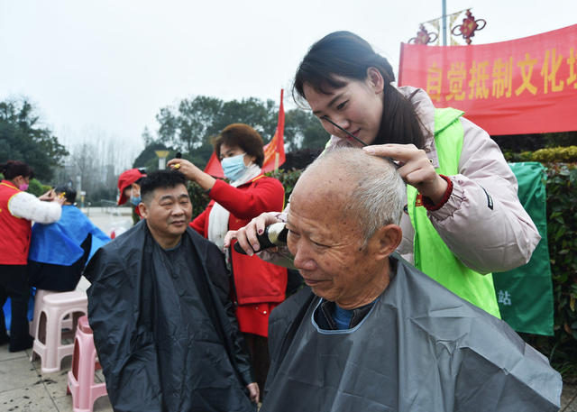 湖南嘉禾：志愿服务迎新春