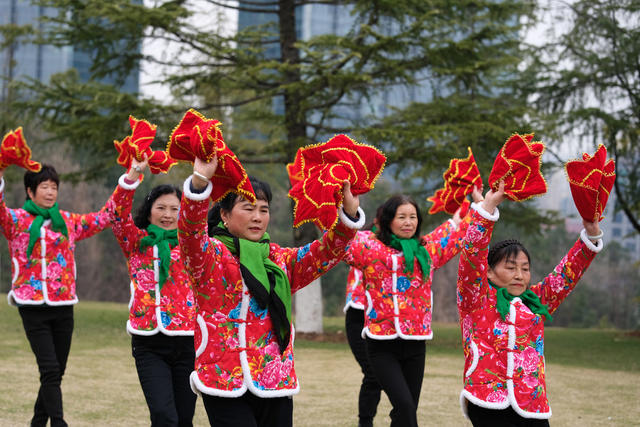 迎新春，文艺节目，