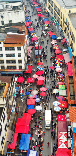 湖南嘉禾：农贸市场年味浓