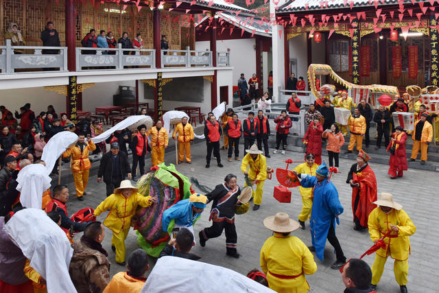 龙腾狮舞迎新春