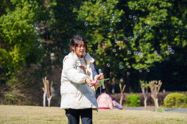 欢度春节 户外活动 晴好天气