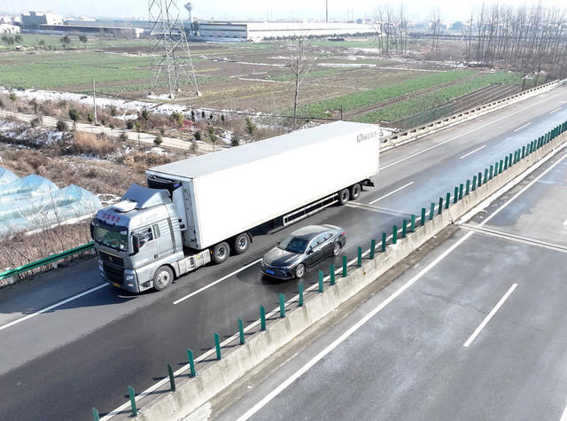 春节  高速公路  货运车辆 驾驶员  供需经济  