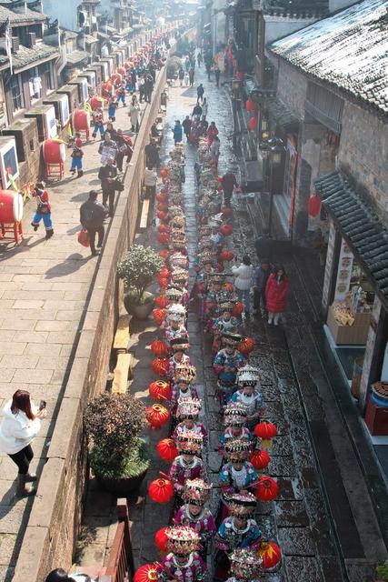 土家族 湖南 苗族 凤凰 民宿 文化 春节 巡游 游客 苗鼓 服饰 盛宴