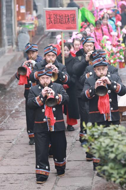 土家族 湖南 苗族 凤凰 民宿 文化 春节 巡游 游客 苗鼓 服饰 盛宴