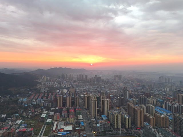 清晨  太阳  朝霞  云霞  似火 县城  风景  旅游  风光  自然