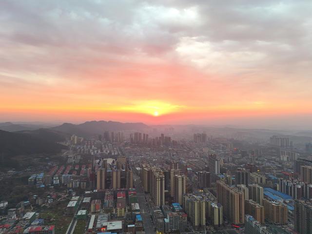 清晨  太阳  朝霞  云霞  似火 县城  风景  旅游  风光  自然