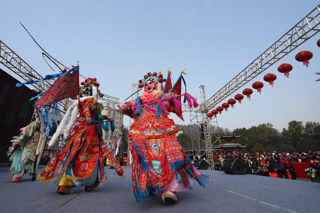 湖南，湘西，节日，新春，春节，土家族，苗族，群众，盛装，庆祝