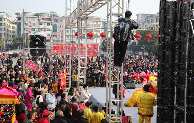 新春灯会  惹人爱