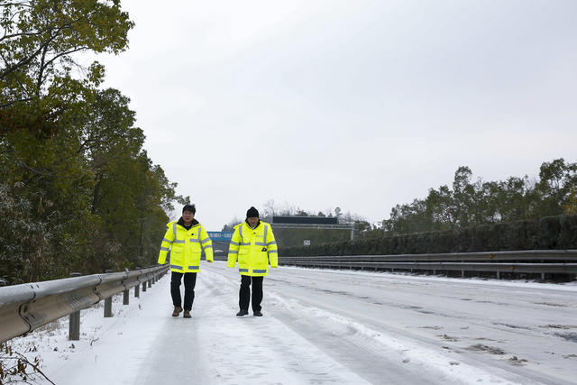 冰、雪、高速公路