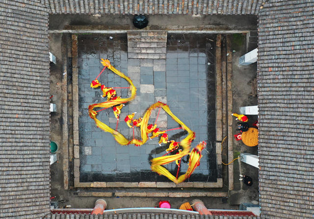 嘉禾：舞龙祈福 闹元宵
