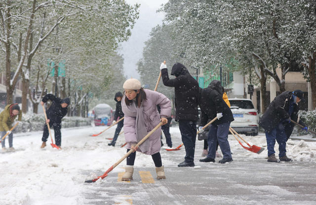 铲雪 畅通 安全 雪 张家界