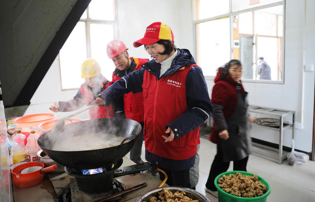 供电党员服务队 敬老院