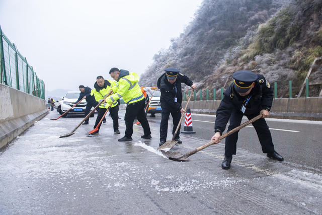 娄底 除冰雪 保畅通 冰冻天气