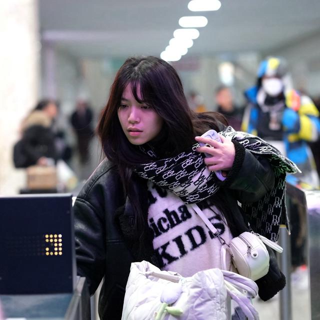 火车站，有序运行