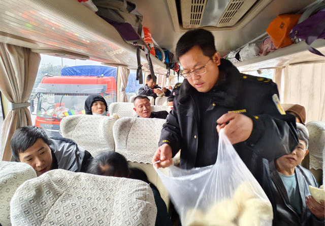 严寒中的“温暖瞬间”