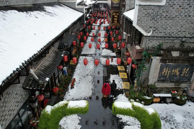 吉首 古城 乾州 游人 赏雪 大地 银装 雪景 画卷 街道 白雪