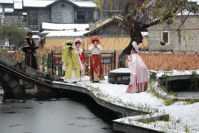 吉首 古城 乾州 游人 赏雪 大地 银装 雪景 画卷 街道 白雪