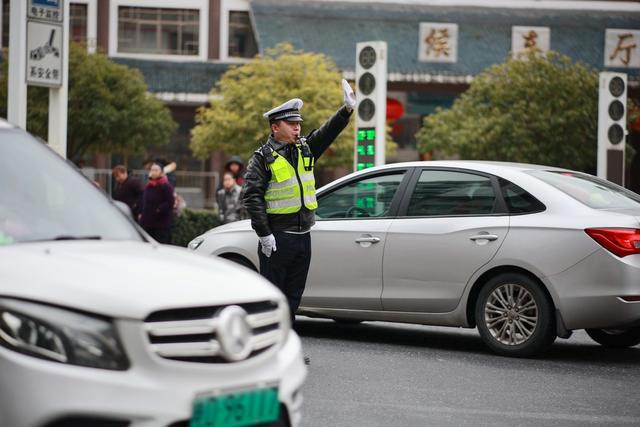 春运、交警、交通、执勤、安全