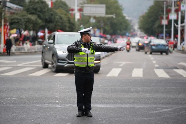 春运、交警、交通、执勤、安全