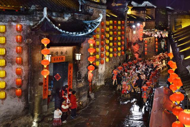 除夕古城过大年