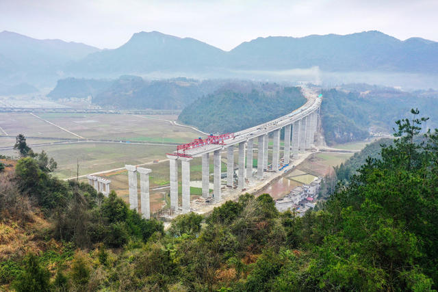 湖南 湘西 龙山 高速公路 建设 施工 桥梁 T梁架设 水沙坪