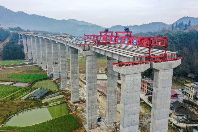 湖南 湘西 龙山 高速公路 建设 施工 桥梁 T梁架设 水沙坪