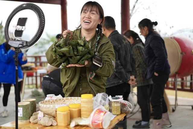 直播带货 助农 特色产业 义务