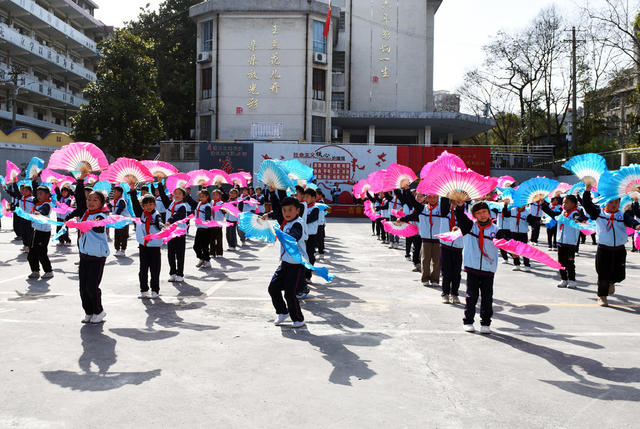 非遗 校园 学生 花灯操
