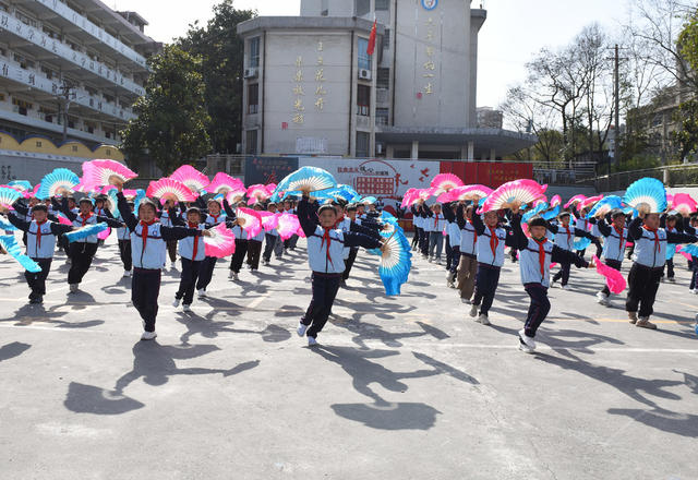 非遗 校园 学生 花灯操