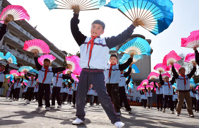 非遗 校园 学生 花灯操