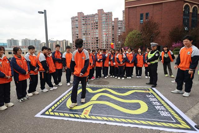 交通安全、避险、中小学生、安全教育、教学