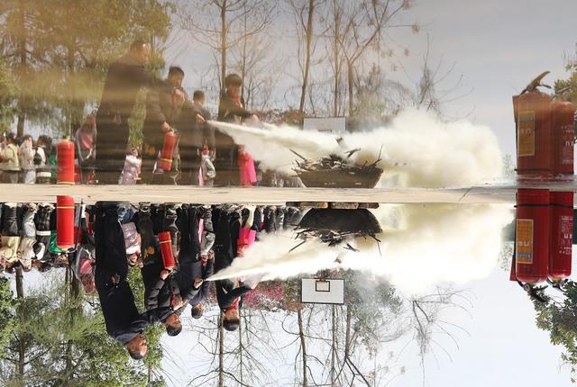 消防 演练 学校 学生